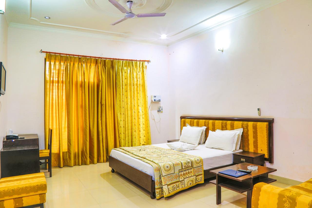 Gulmohar Sariska Resort Bairāt Extérieur photo