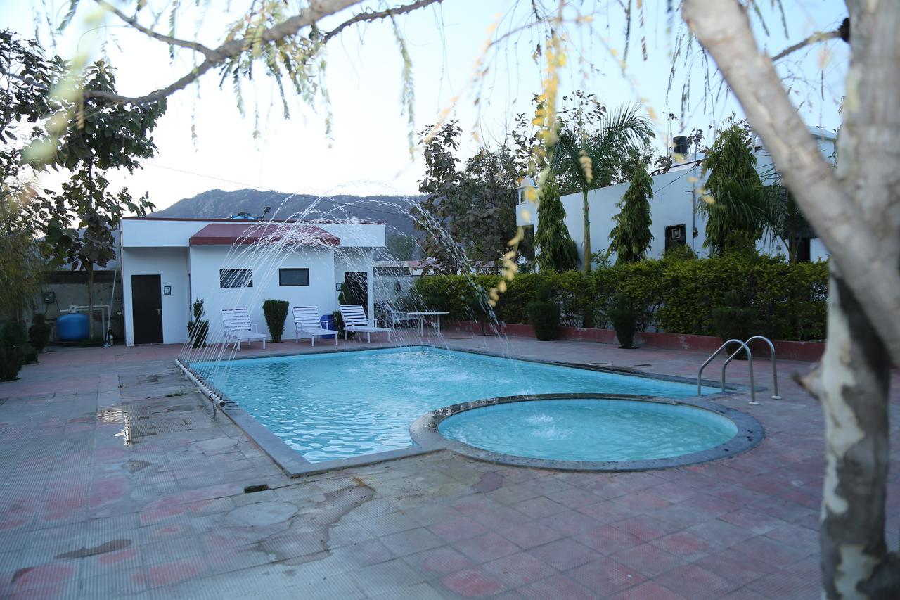 Gulmohar Sariska Resort Bairāt Extérieur photo